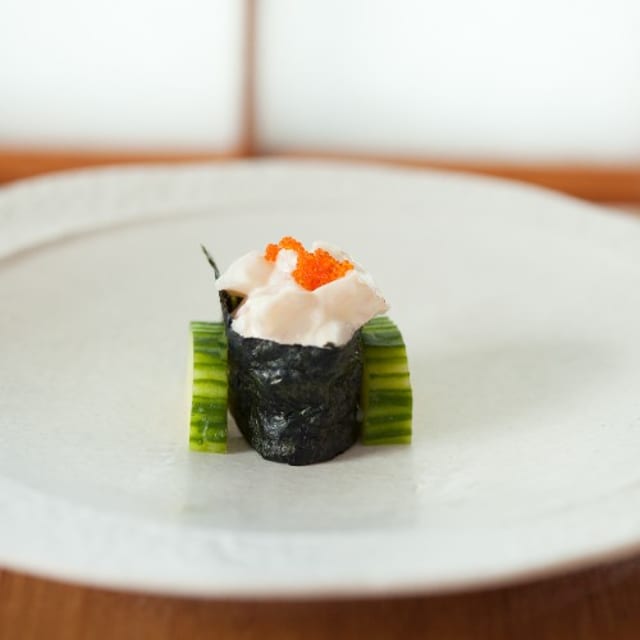 Creamy Hotategai / Scallops with Mayo Nigiri.